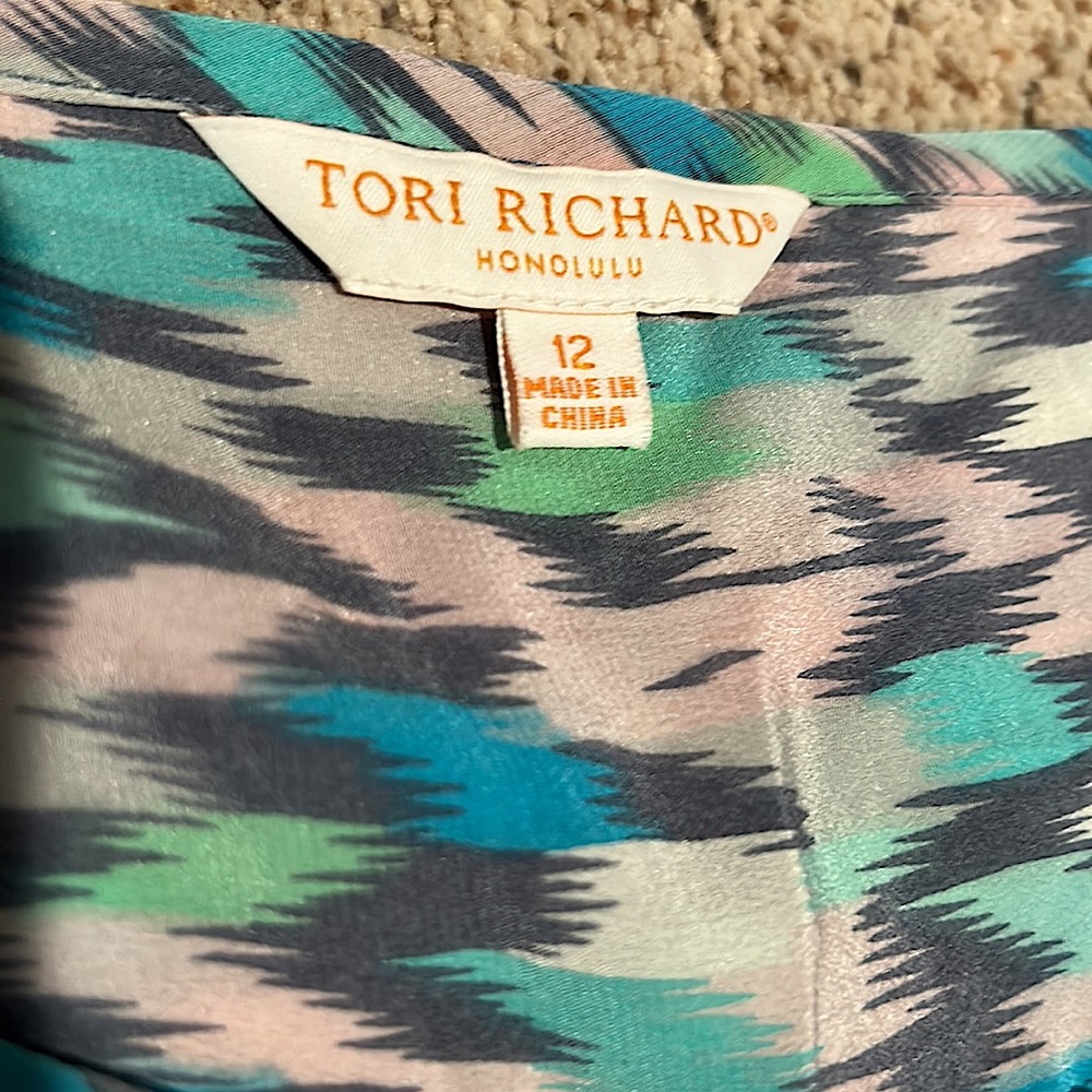 Tori Richard Beautiful 100% Silk Blouse Shirt Top **Size 12** - Picture 5 of 5